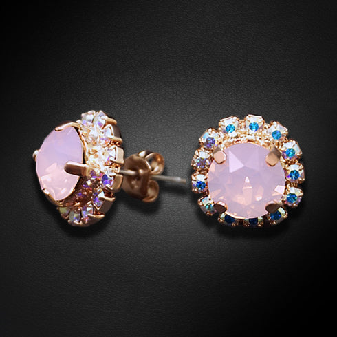Auskarai "Krāšņums III (Rožių vandens opalas)" su Swarovski™ kristalais